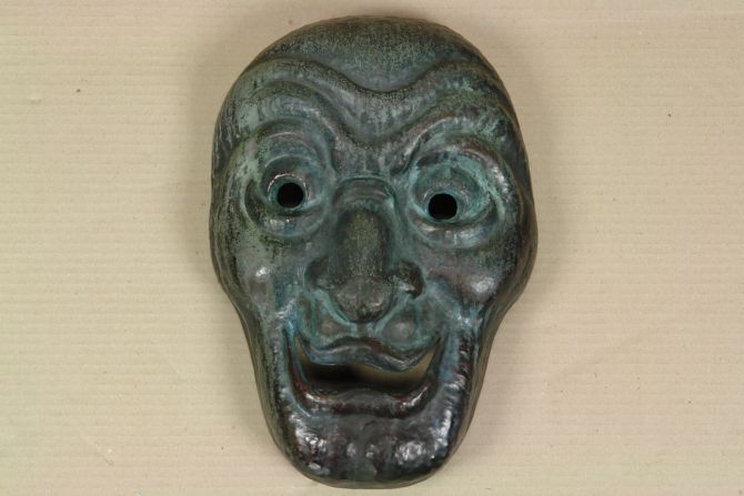Maske Kupfer handgetrieben altes Kunsthandwerk