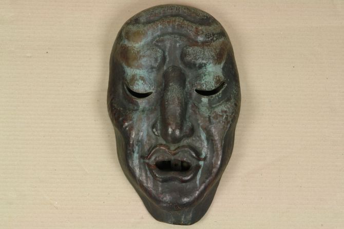 Alte Maske aus Kupfer handgetrieben Metallkunst