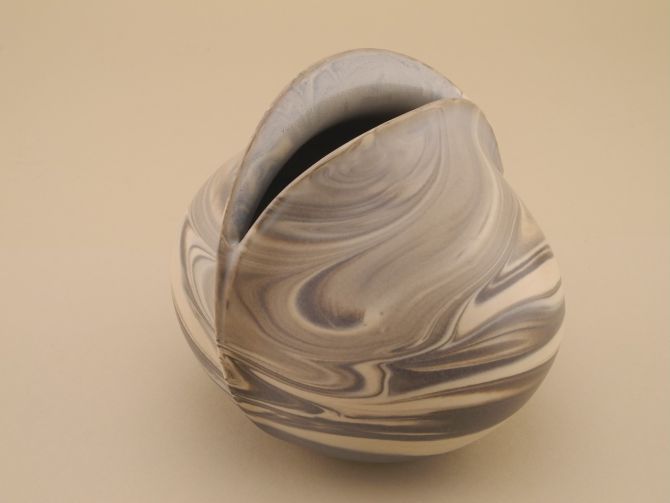 Venus Vase aus Queensbery Marble von Rosenthal design Karl und Ursula Scheid 80er Jahre