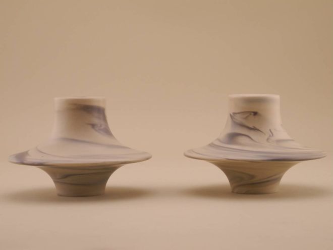 2 Kerzenständer aus Ufoform Ufo Queensbery Marble von Rosenthal Keramik design Karl und Ursula Scheid 80er Jahre