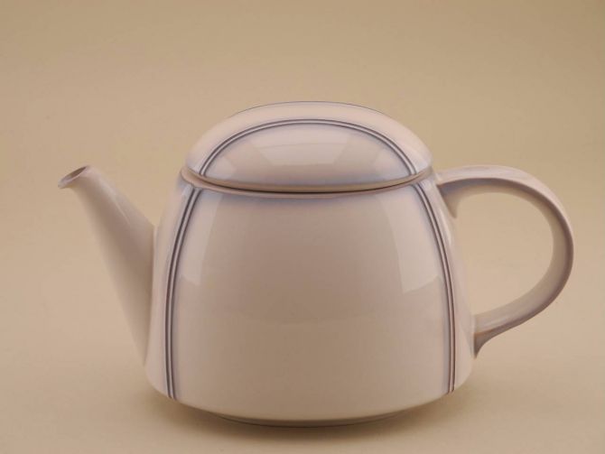 Teekanne aus der vintage alten Serie Casa Ombra von Thomas Porzellan in Steingut Keramik