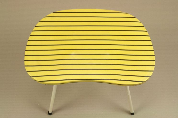 50er Jahre Hocker organisch gelb