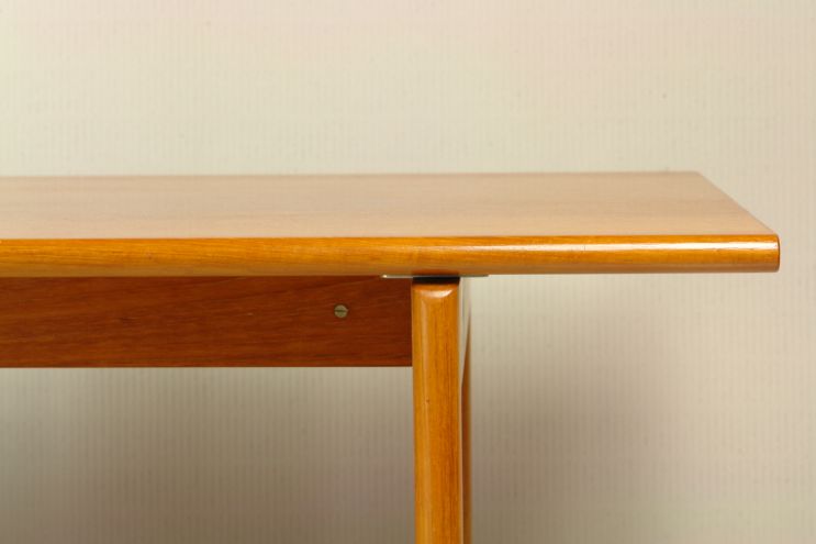 Hans J. Wegner Getama GE 81/87 Couchtisch Teak 