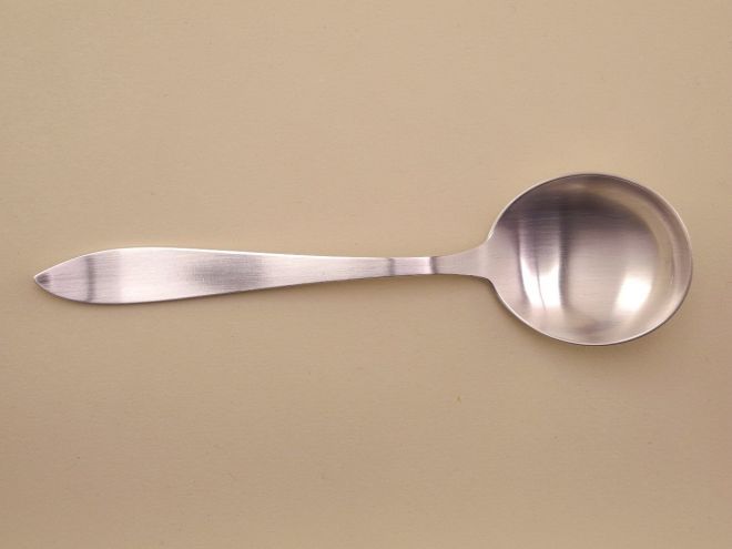 Buttermesser und Käsemesser aus der Serie Orchidee 240 mit 90er Auflage versilbert von Auerhahn