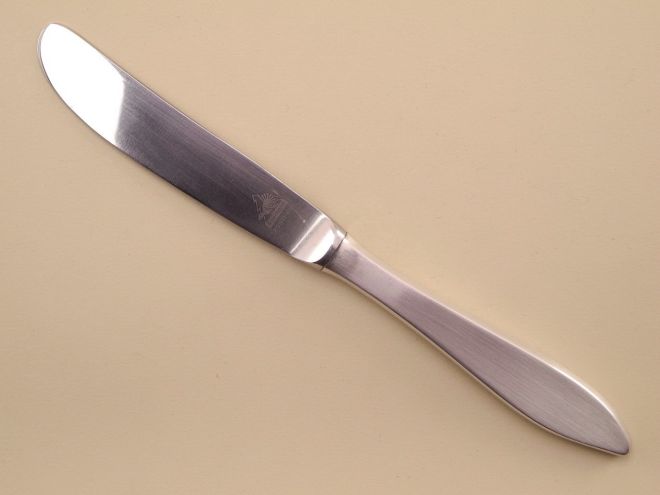 Buttermesser und Käsemesser aus der Serie Orchidee 240 mit 90er Auflage versilbert von Auerhahn