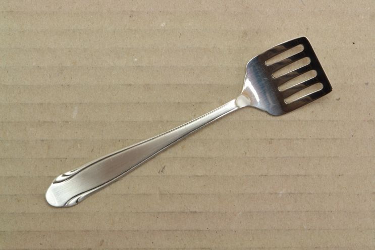 WMF 3300 versilbert 90 Sardinenheber