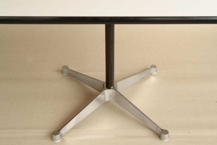 Vitra Hermann Miller Contract Tisch