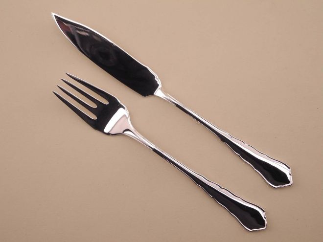 2 Teile Fischbesteck für 1 Person vintage alte Serie Chippendale 2100 90 versilbert Auflage von WMF Silberbesteck