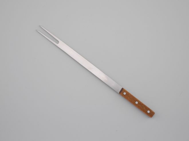 Fleischgabel Besteck aus der Serie Mono-t mit Teakholz design Peter Raacke
