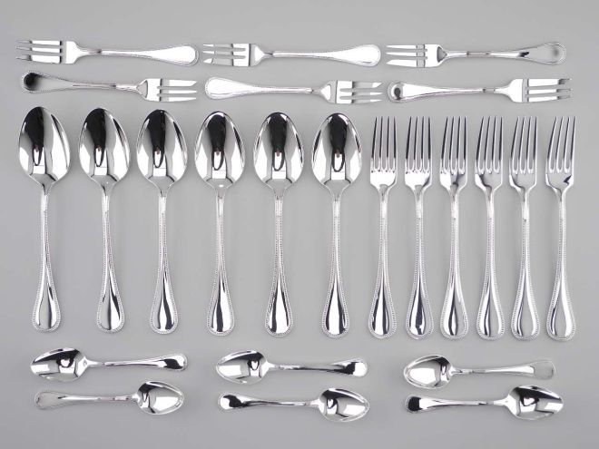 30 Teile Tafelbesteck aus der Serie Perlrand moderne Version 90er Auflage Silberbesteck von WMF