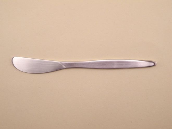 Butterstreicher mit gerdem Griff in Cromargan aus der Serie Stockholm von WMF