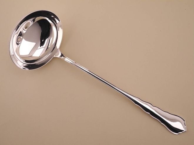Suppenekelle Suppenschöpfer in der alten Version vintage alte Serie Chippendale Modell 2100 in 90 90er versilbert Auflage Silberbesteck von WMF