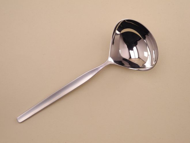 Sossenlöffel aus der Serie Gunda in Edelstahl von Auerhahn Bestecke