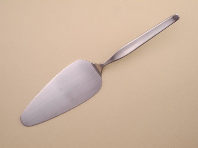 Tortenschwert aus der Serie Gunda in Edelstahl von Auerhahn Bestecke
