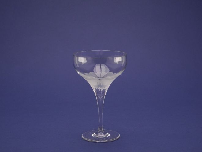 Cognac Schwenker aus der Serie Lotus mit dem Dekor Relief von Rosenthal Glas