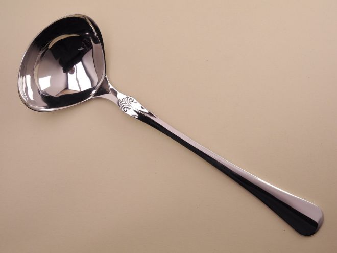 Suppenkelle aus der Serie Regent in Edelstahl von Auerhahn Bestecke