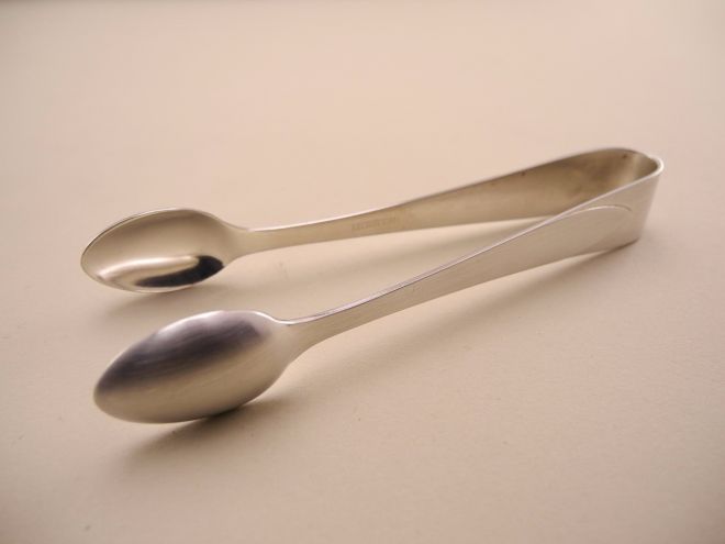 Buttermesser und Käsemesser aus der Serie Orchidee 240 mit 90er Auflage versilbert von Auerhahn