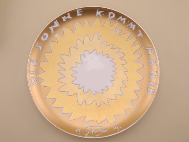Künstlerteller Wandteller Nummer 4 von 1974 Die Sonne kommt näher von Otto Piene ZERO für Rosenthal Porzellan