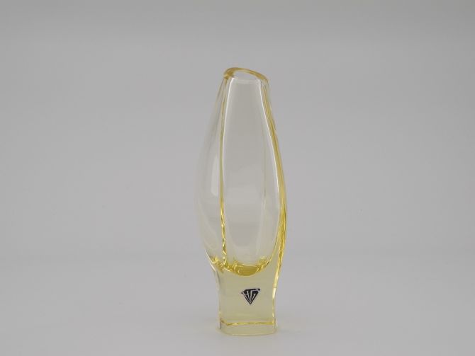Aloys Gangkofner Hessenglas asymmetrische Vase gelb