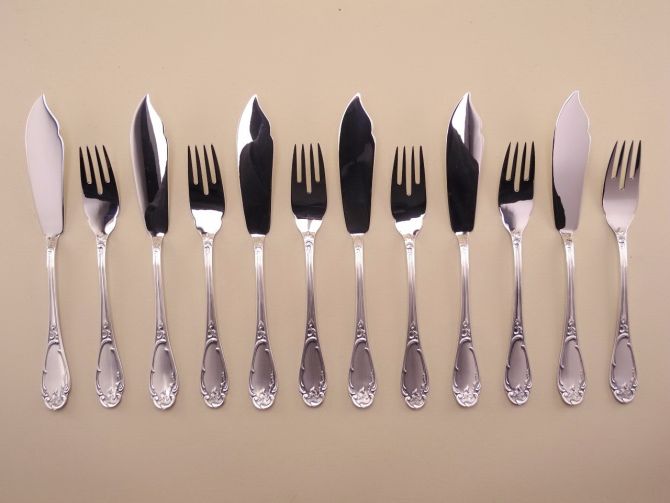 12 teiliges Fischbesteck für 6 Personen mit 90er Auflage aus der Serie Rokoko von Wilkens