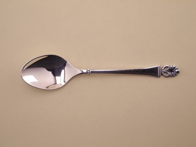 Tassenlöffel oder Sahnelöffel aus der Serie Florentiner in massiv 800 Silber von Wilkens