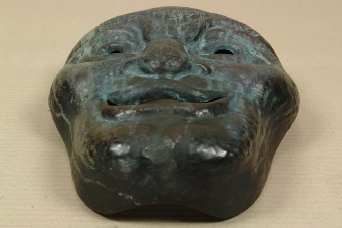 Maske Kupfer handgetrieben altes Kunsthandwerk