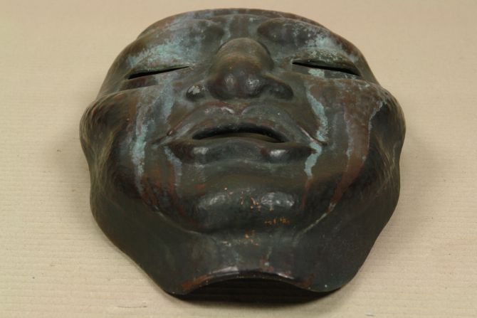 Alte Maske aus Kupfer handgetrieben Metallkunst