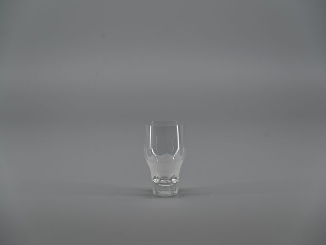 Stamper Glas aus der Serie Lotus mit dem Dekor Relief von Rosenthal
