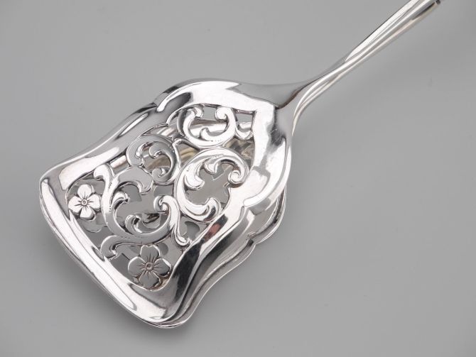 Lutz & Weiss Gebäckzange 800 Silber