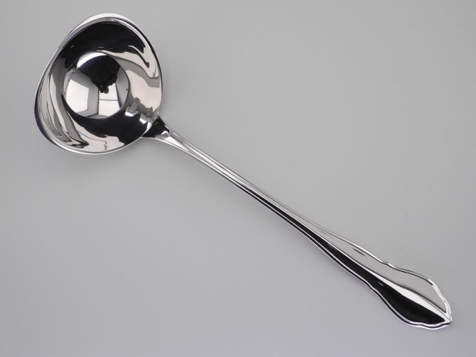 Suppenkelle Suppenschöpfer aus der vintage alten Serie Royal Chippendale Cromargan von WMF Besteck