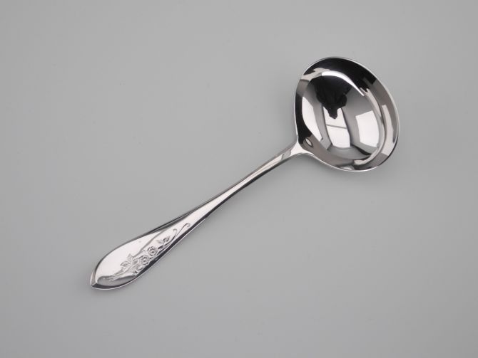 Sossenkelle Sossenlöffel in 18/8 Edelstahl aus der vintage alten Serie Fioretta von BSF Besteck