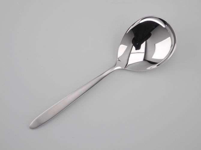 Kartoffellöffel in Cromargan aus der Serie Moda von WMF