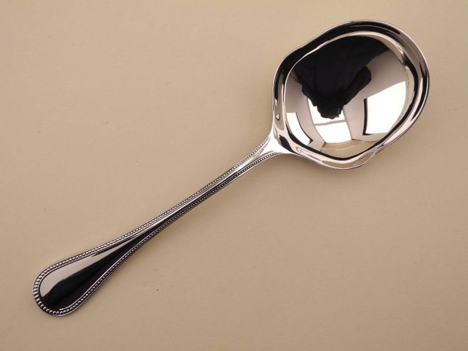 Kartoffellöffel Vorlegelöffel vintage alte Serie Perlrand neue Version in Cromargan von WMF Besteck